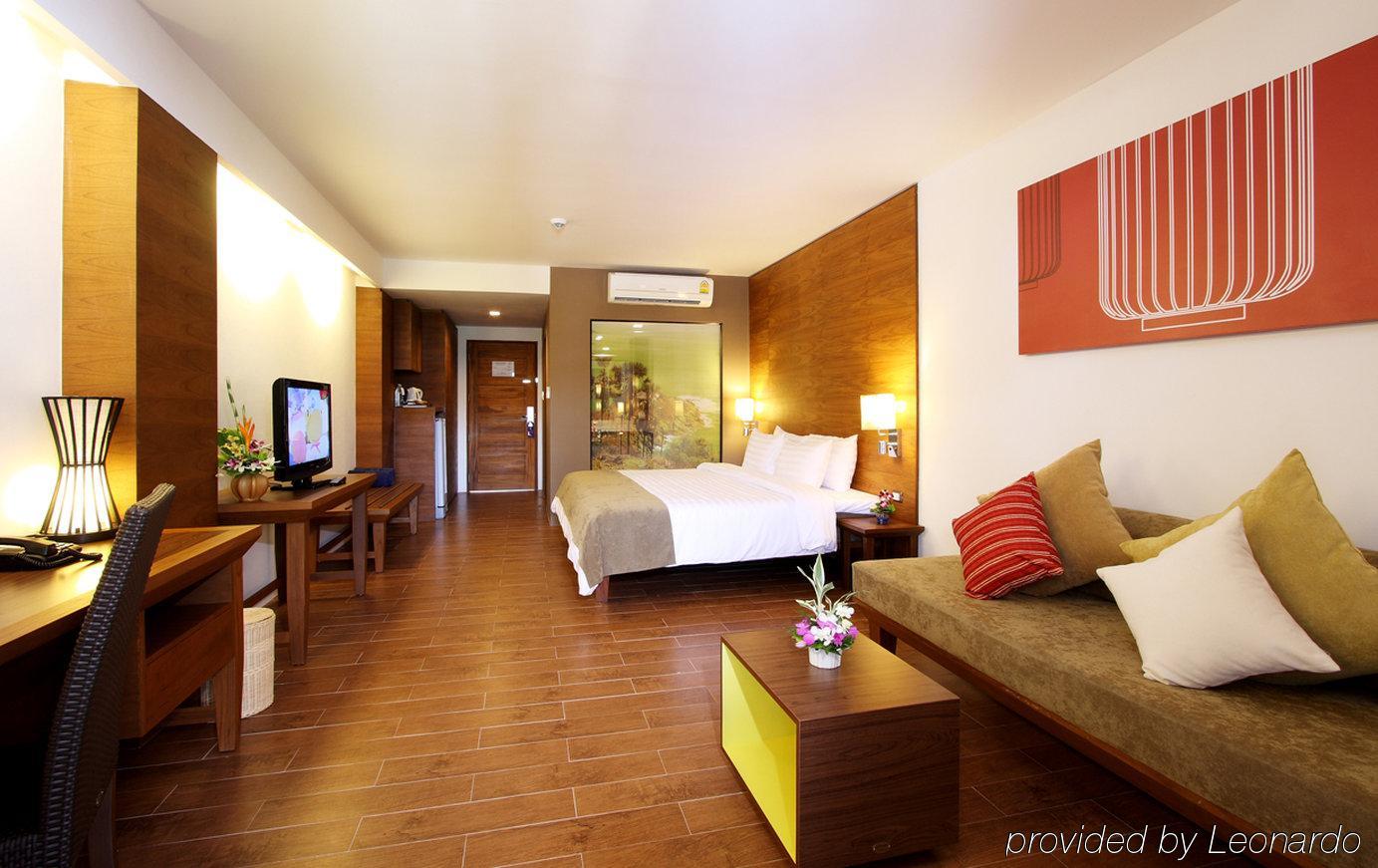 Kamala Beach Inn プーケット エクステリア 写真