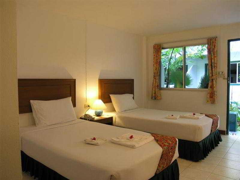 Kamala Beach Inn プーケット エクステリア 写真